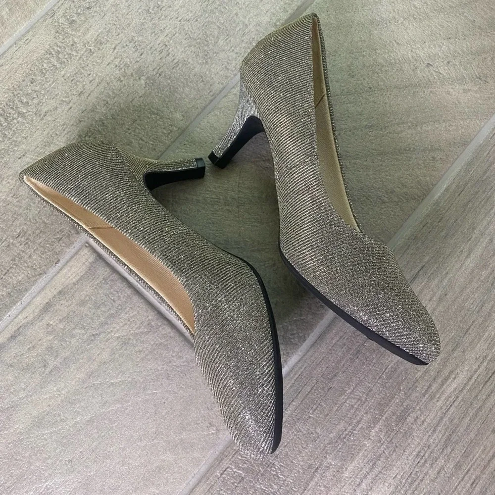 Life Stride Soft System Parigi sliver Heel Shoe 8 wide